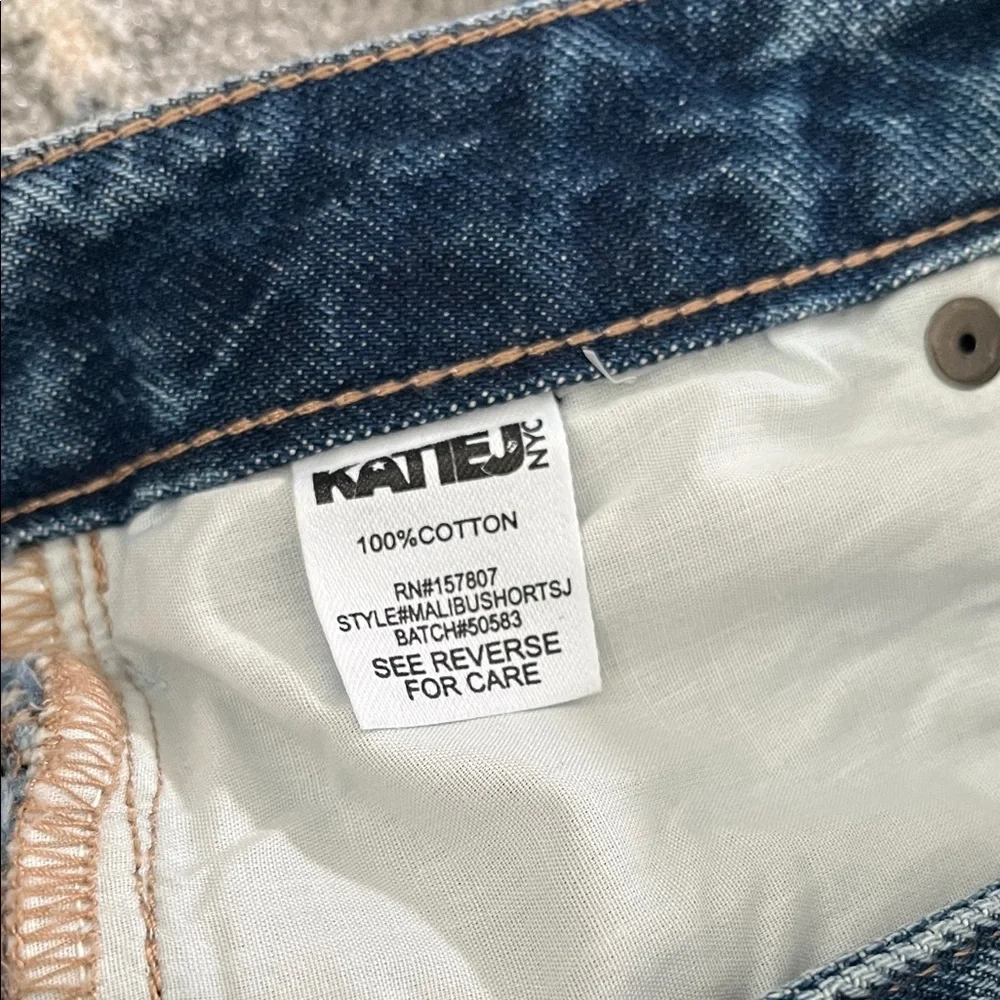 Katie J NYC Malibu Jean Shorts ** - Picture 6 of 10